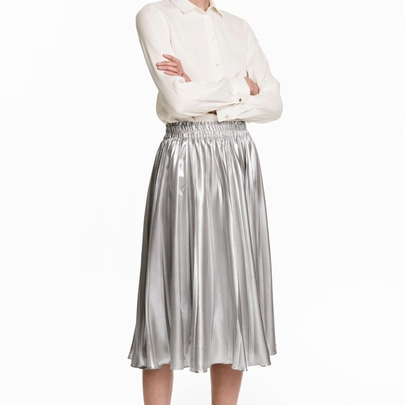 H&M Dresses & Skirts - H&M Metallic Silver Midi Skirt